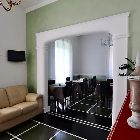 Moderna Hotel 2*